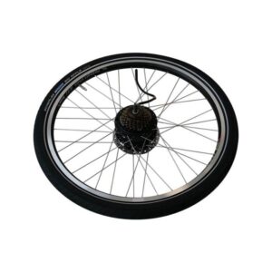 Här är en omformulerad mening där dina produktuppgifter har använts: Ett Bakhjul GWA med motor – ett hjul från Babboe E-serien, med däck, metallekrar, en central växelkassett och en kabel fäst vid navet – ses uppifrån mot en vit bakgrund.